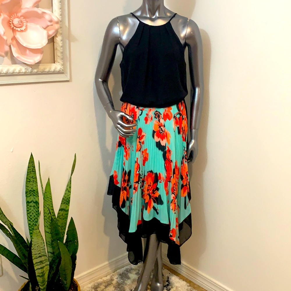 Bisou Bisou Pleated Flowy Dress